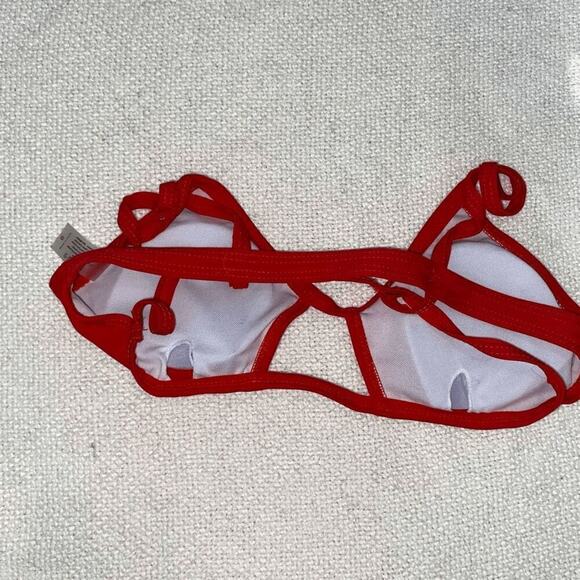 Red Peek-A-Boo Bikini Swimsuit Top | Sz S - Picture 3 of 3